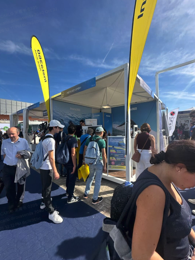 Stand Insta360