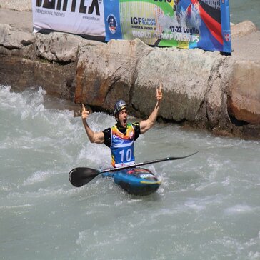 Jakob Weger winning the U23 Canoe Slalom World Championships, 2018