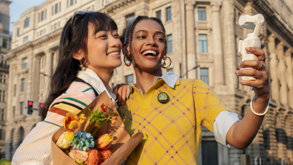 No Receiver needed. The Transmitter connects over Bluetooth straight to Insta360 X6, X5, Luna Ultra, Luna Pro, Insta360 Ace Pro 2, and GO Ultra for high-fidelity 48kHz audio. Fewer devices, fewer steps, and a faster path from idea to shot.