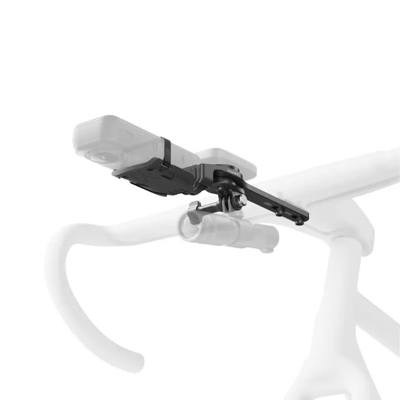 Montura ciclocomputador Insta360 instalada en bicicleta