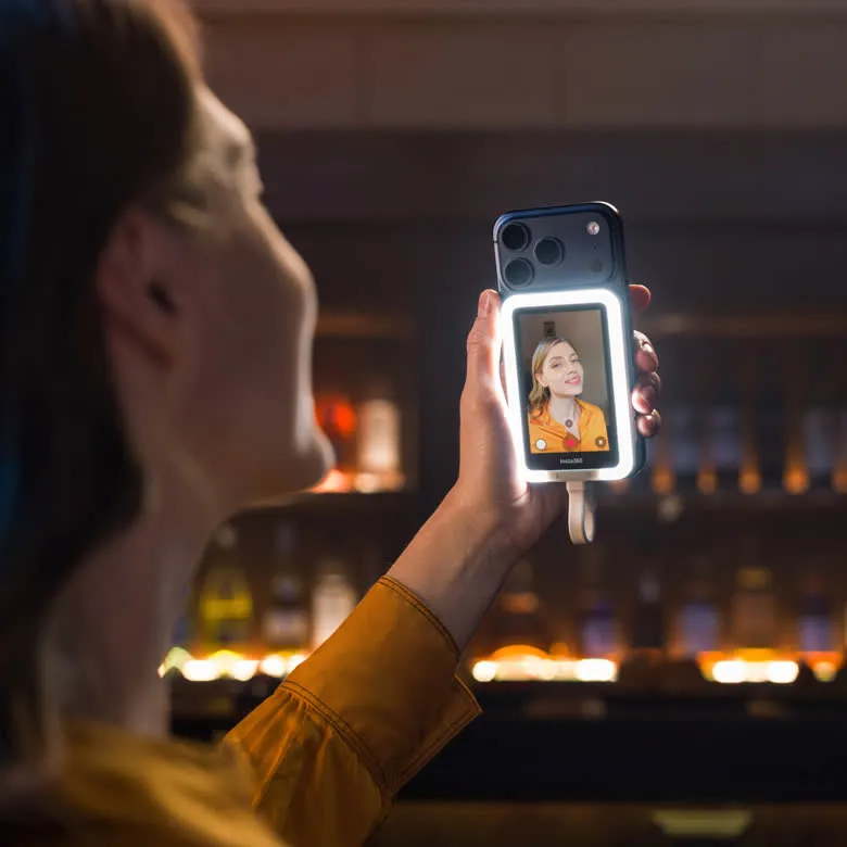 Recording selfies and vlogs with Insta360 Snap Selfie Screen